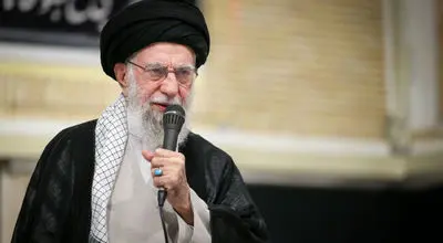رهبر انقلاب: ایران با تکیه بر دین و دانش دشمن را به عقب راند