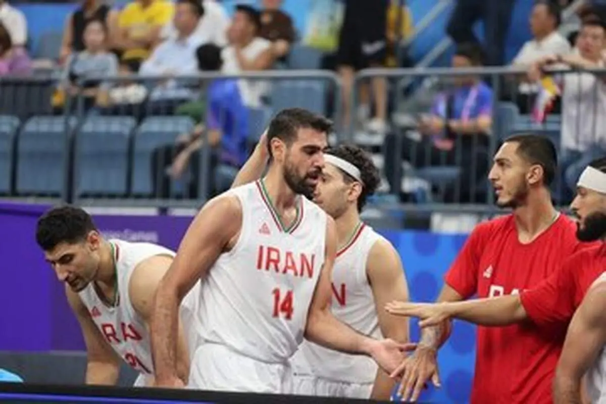 گلایه کاپیتان تیم‌ملی؛ چرا باید خارج از ایران بازی کنیم؟