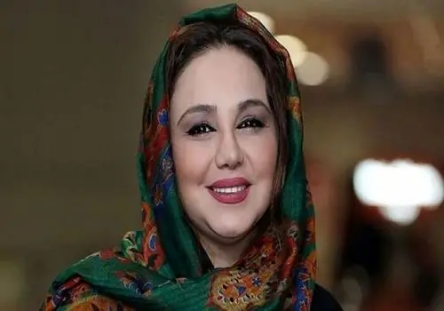 عکسی دیده نشده از سر و وضع بهنوش بختیاری در خیابانهای خارج+ عکس
