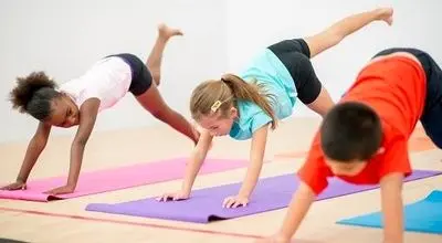 یوگا برای کودکان | مزایا و 8 نکته مهم آن
