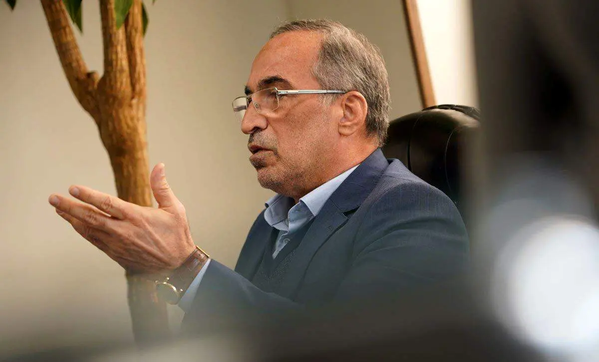 حمله تند واعظ آشتیانی به مدیریت: استقلال را وارد بازی سیاسی کرده‌اند