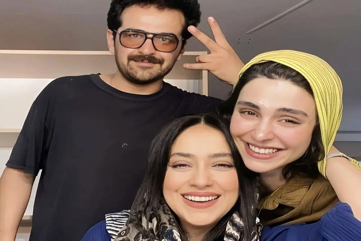 پایان "آبان": نگاهی به عکس‌های جذاب از پشت صحنه این سریال پرطرفدار!