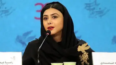 عکس داغ و تازه آزاده صمدی با تیپی بسیار ساده و شیک