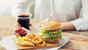این 13 خوراکی ناسالم را از یخچال خود حذف کنید