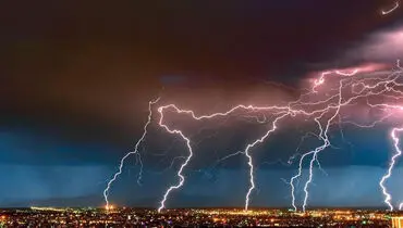صحنه ای خارق العاده از دیدن رعد برق در هواپیما+ فیلم