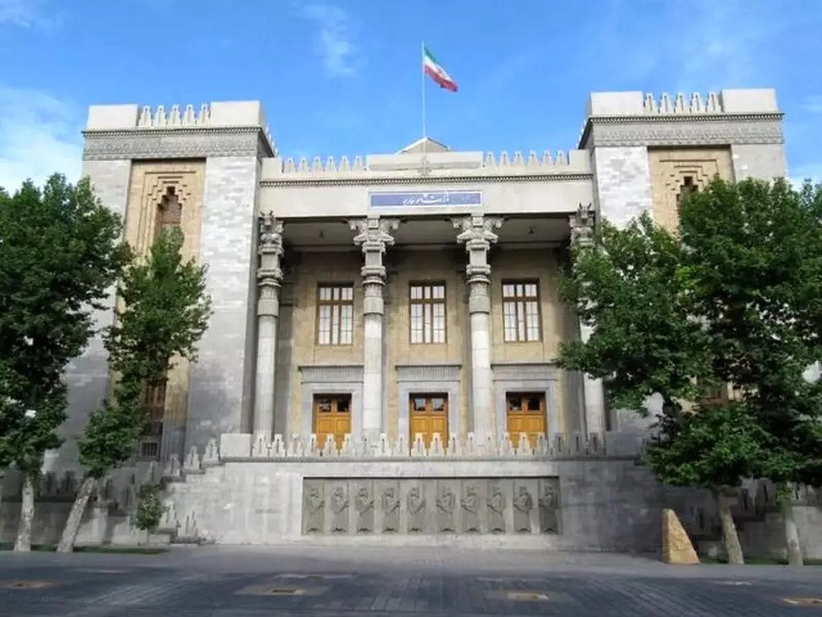 تاکید تهران بر حاکمیت بر جزایر سهگانه، حقوق میدان آرش و صلح آمیز بودن برنامه هستهای