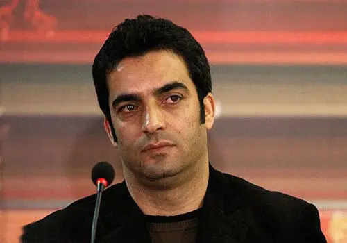 عکس منوچهر هادی با نوشته ای خاص؛ مخاطب آقای کارگردان کیست؟