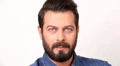 عکسی از پژمان بازغی در جزیره کیش 