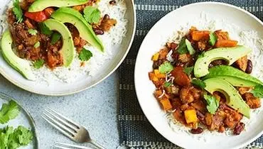 چیلی گیاهی؛ وعده‌ای گرم، مقوی و پر از رنگ و طعم