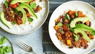 چیلی گیاهی؛ وعده‌ای گرم، مقوی و پر از رنگ و طعم