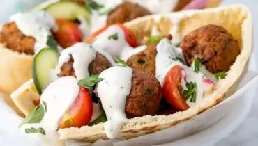 طرز تهیه ساندویچ فلافل سوری با سس مخصوص