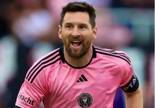 رولکس باربی روی دست مسی؛ ساعتی با الماس و قیمت نجومی
