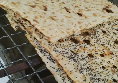 طرز تهیه نان سنگک در خانکی بدون سنگ 
