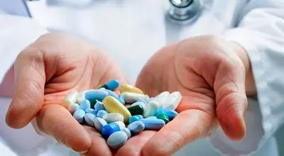 مسمومیت کبدی تا آسیب به کلیه در انتظار کسانی که این داروها را خودسرانه مصرف می‌کنند
