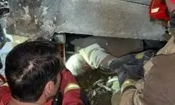 تصوی دلخراش از سقوط دیوار بر روی یک خانم