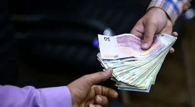 حداقل حقوق کارمندان در سال ۱۴۰۴ به ۱۳ میلیون تومان افزایش یافت