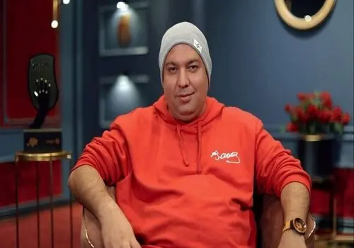 تهران گردی نرگس محمدی به همراه علی اوجی و خواهرش