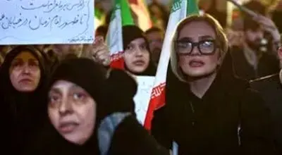 تصاویری توجه‌برانگیز از حضور مردم در شب اربعین رهبرشهید