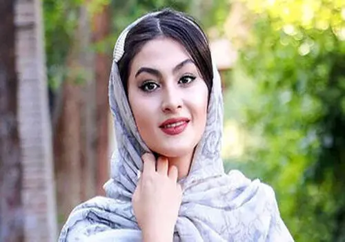 استوری کریسمسی مریم امسر جلالی با کلاه قرمز جشن+عکس