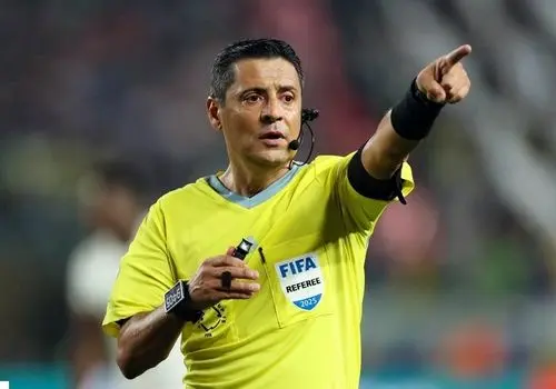 واکنش تند علیرضا فغانی به صحبت‌های منشوری خداداد عزیزی در برنامه زنده