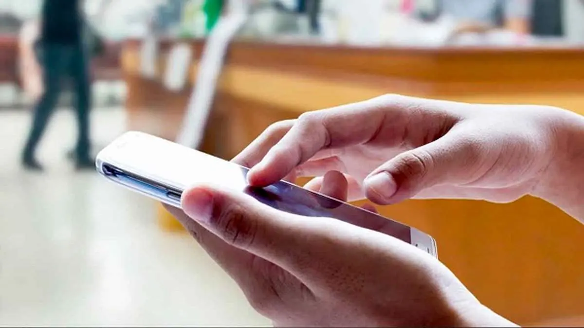 با این تکنیک های ذهن آگاهی استفاده از گوشی هوشمند را به کنترل خود درآورید
