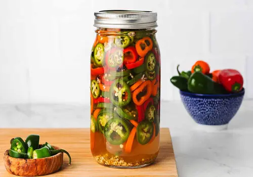 طرز تهیه ترشی فلفل دلمه‌ای در منزل

