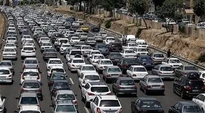 خروجی گیلان با ترافیک فوق سنگین 15 کیلومتری مواجه شد