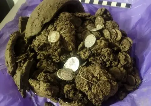 خانه ارواح در دل جنگل های سرسبز مازندران + عکس