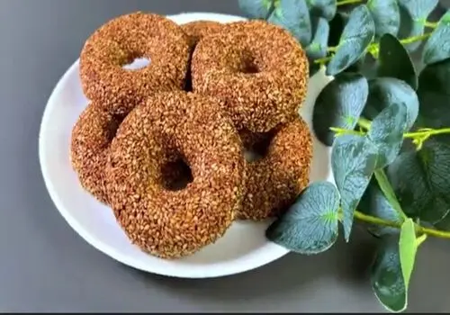 طرز تهیه خوشمزه ترین دسر کنجدی فقط با سه قلم مواد+ فیلم/ این دسر کنجدی ۱۰ دقیقه ای حاضر است