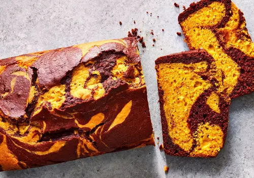 کیک ماربل کدو حلوایی؛ ترکیب هنر و طعم پاییز

