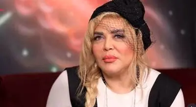 سلفی جدید بهاره رهنما با تیپ و استایلِ مشکی