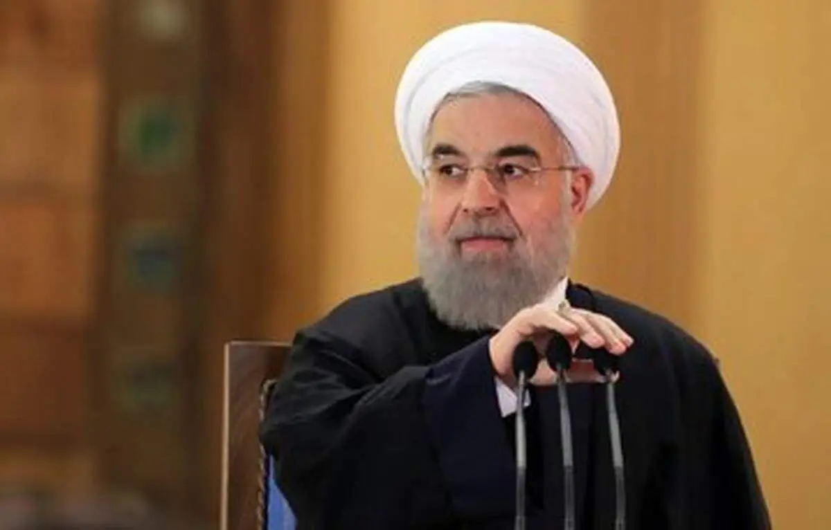 حسن روحانی و رهبر انقلاب روی عرشه کشتی+ عکس