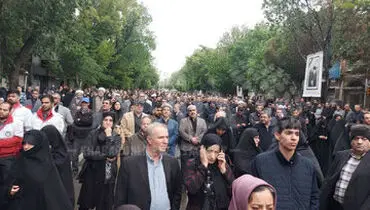 عکسی از تابوت ابراهیم رئیسی، وزیر خارجه، امام جمعه تبریز و دیگر همراهان رئیس جمهور