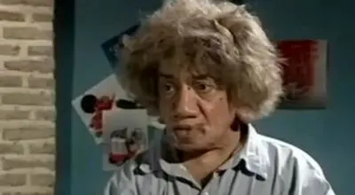 چهرۀ «سمندون» در 60 سالگی در پشت‌صحنه یکی از فیلم‌هایش؛ سال 70