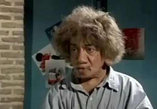 چهرۀ «سمندون» در 60 سالگی در پشت‌صحنه یکی از فیلم‌هایش؛ سال 70