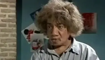 چهرۀ «سمندون» در 60 سالگی در پشت‌صحنه یکی از فیلم‌هایش؛ سال 70