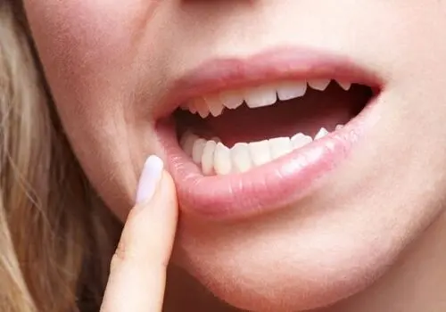 دلیل درد لثه و فک پایین چیست؟
