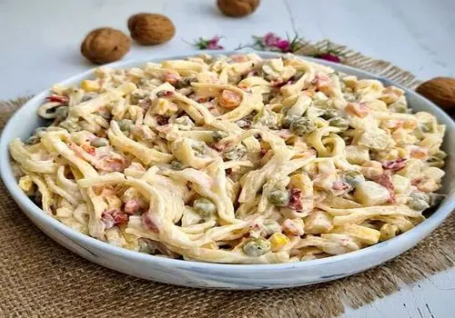 طرز تهیه سالاد اسفناج و انار با سس مخصوص