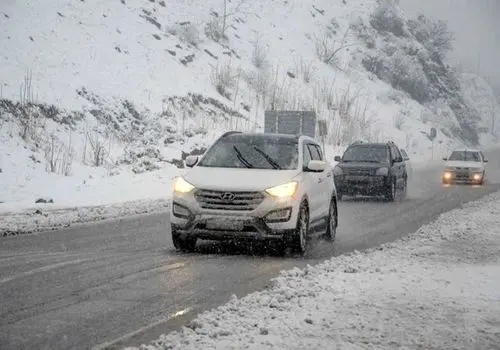 سقوط پژو ۲۰۷ به دره ۴۰ متری در محور کرج - چالوس