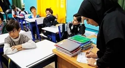 خانواده‌ها تخلف شهریه مدارس دولتی عادی را به کمیسیون اصل ۹۰ گزارش کنند
