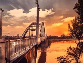 تصاویر اثرات حمله موشکی به مجموعه رفاهی گردشگری ریتاج اهواز + عکس
