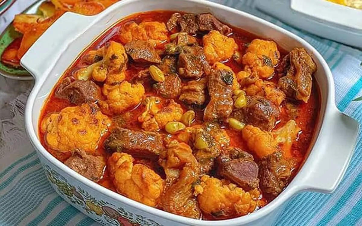 طرز تهیه خورش گل کلم در سه سوت 