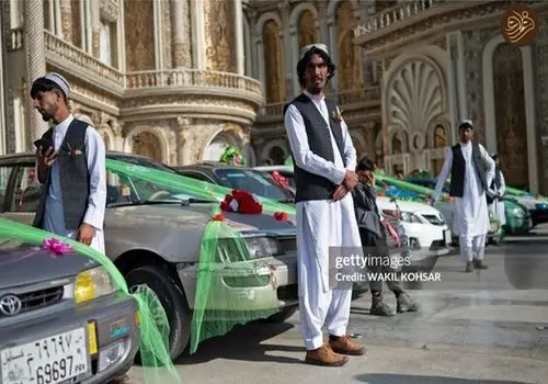 عکس زیرخاکی از مراسم عروسی «انوشیروان ارجمند و کیهان دخت امین»؛ سال 1352
