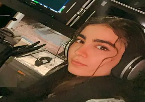 عکس شوکه کننده از سنا حسینی با چهره ای پسرانه