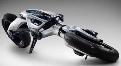 موتورسیکلت برقی یاماها MOTOROiD با قابلیت چرخش ۱۸۰ درجه معرفی شد