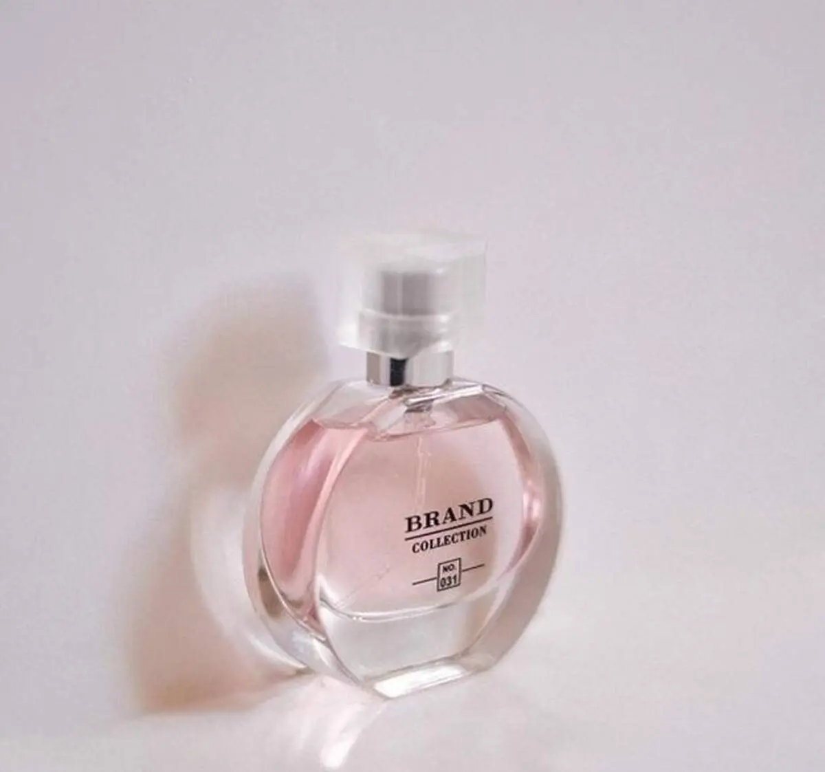 8 بهترین عطر زنانه برای محل کار و کارمندان

