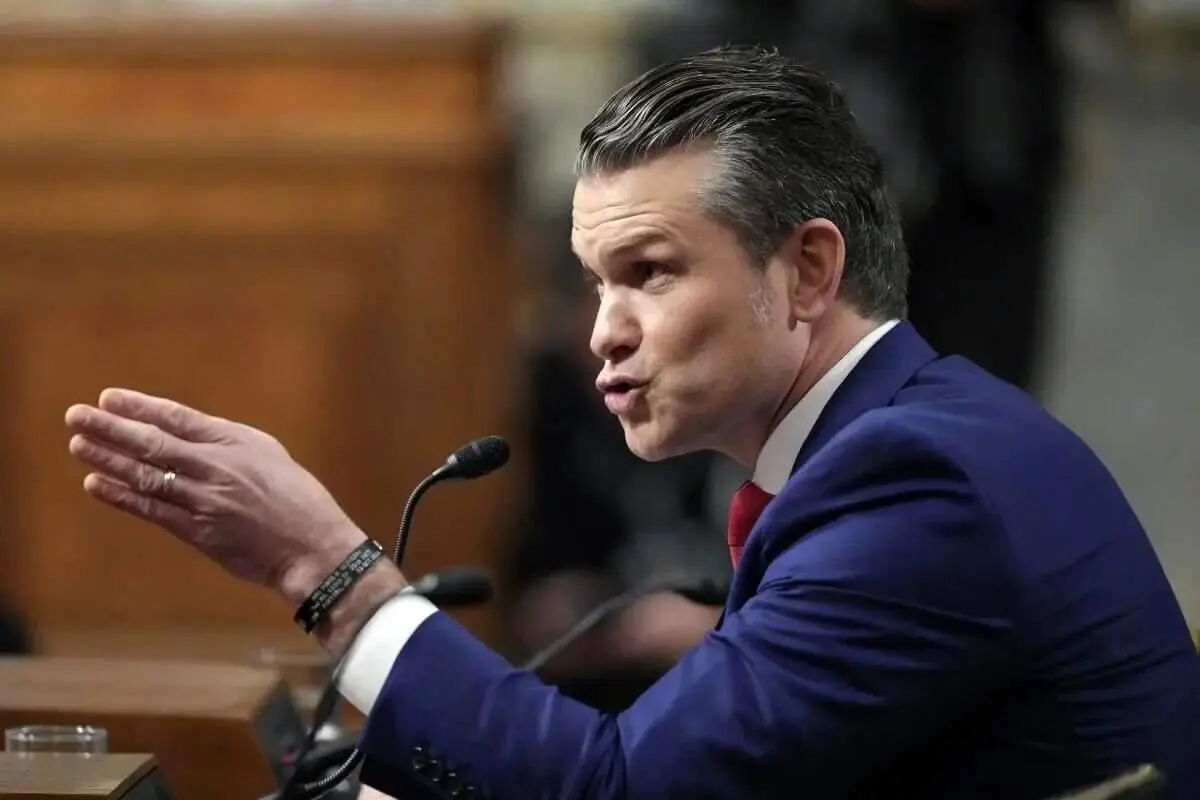 ادعای وزیر جنگ آمریکا درباره جنگ طولانی با ایران