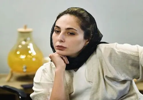 چهره رعنا آزادی‌ور در «فیل» لو رفت+عکس