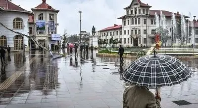 ۲ عکس‌ تاریخی از میدان شهرداری رشت ۹۰ سال پیش!

