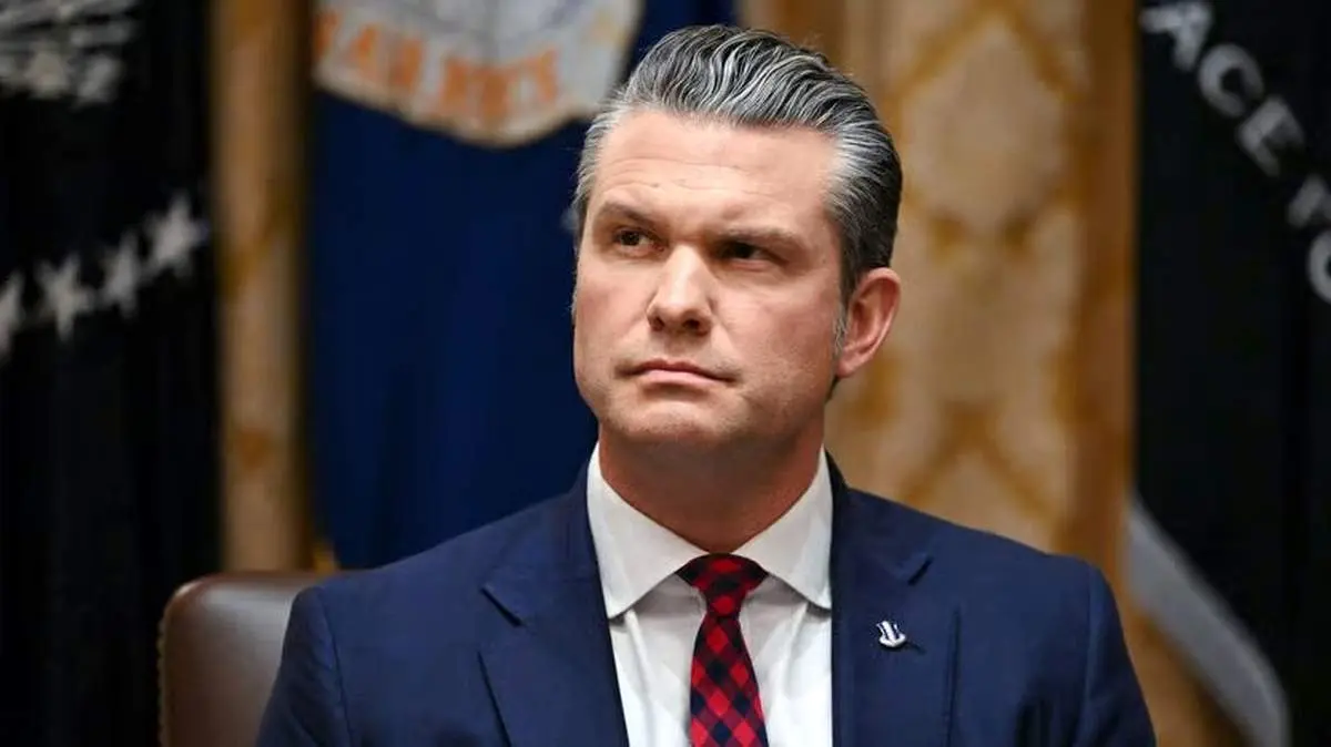 ادعای عجیب وزیر جنگ آمریکا درباره هدف قرار دادن کشتی ایرانی دنا
